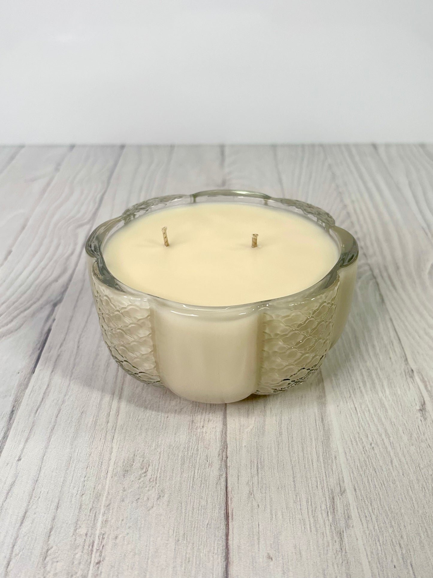 THE SIGNATURE PUMPKIN CANDLE | 8 OZ